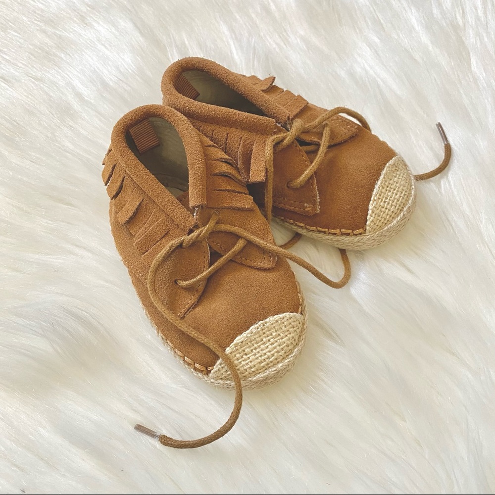 NWOT Baby Gap suede shoes 6-12 month
